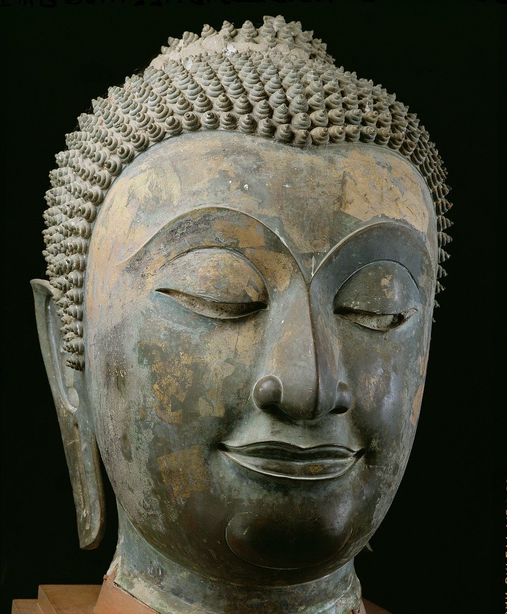 Huvudet av en gigantisk Buddha (brons) av Thai