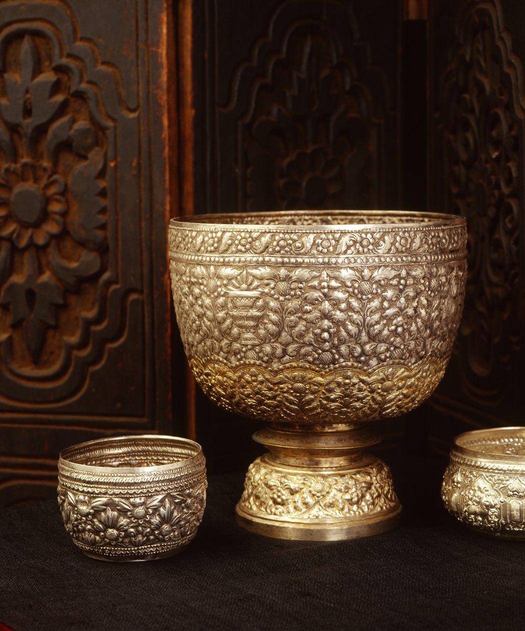 Repouseskålar (silver) av Thai School