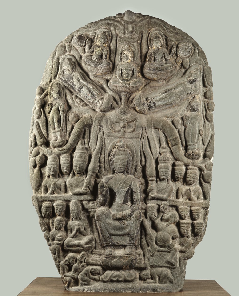 Stelae med Buddha och beundrande gudar, Davaravati-perioden av Thai School