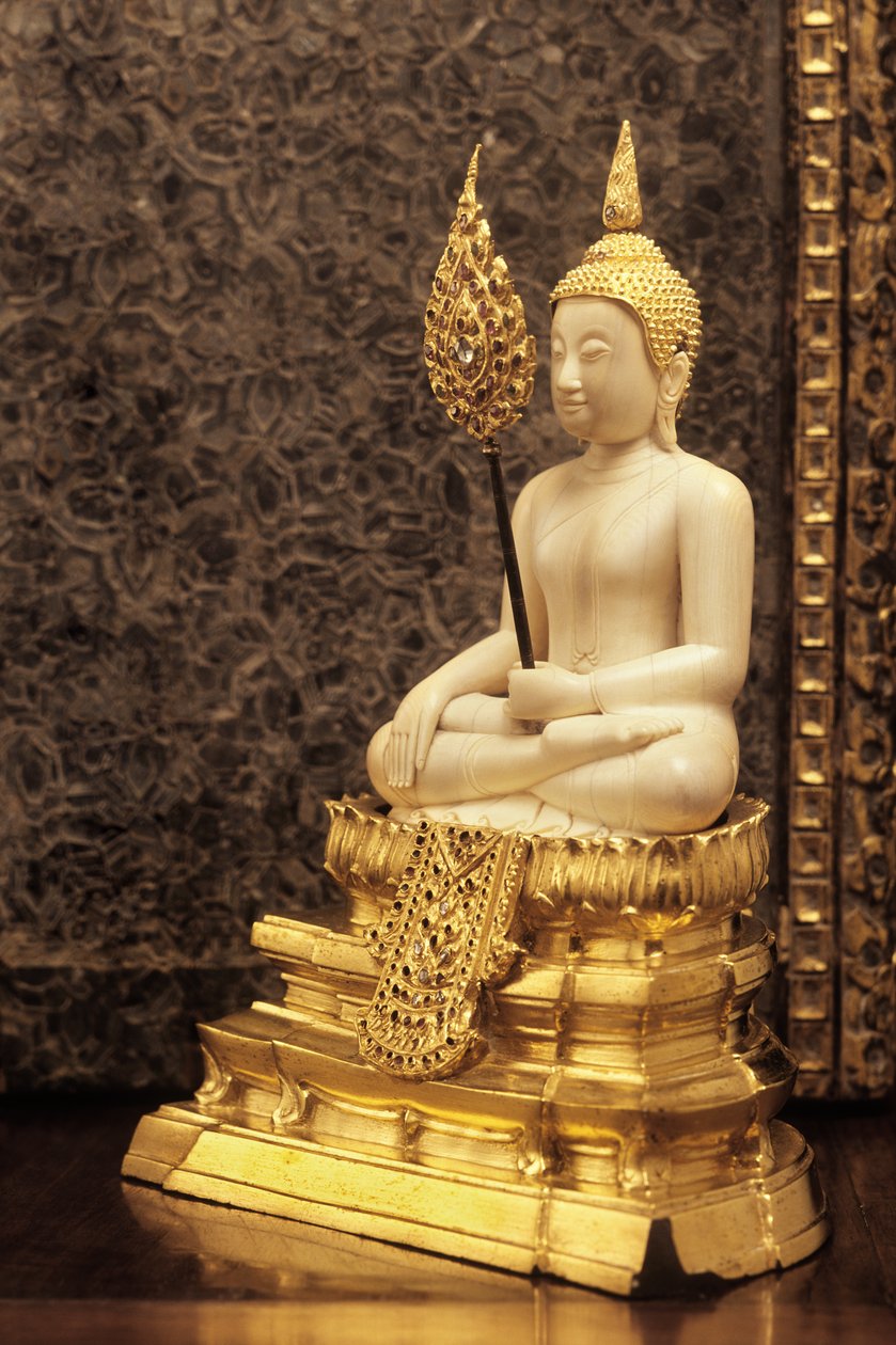 Segerns Herre (elfenben och guld) av Thai School