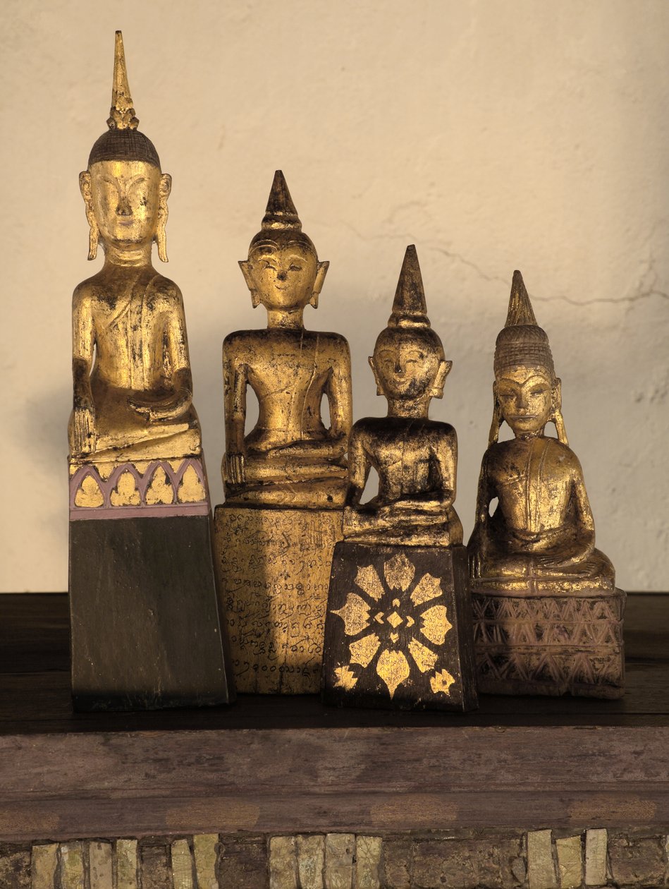 Wooden Votive Buddhas, norra Thailand (trä) av Thai School