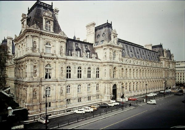 Bakre fasaden på Hotel de Ville, byggd 1873-82 av Theodore and Deperthes Ballu