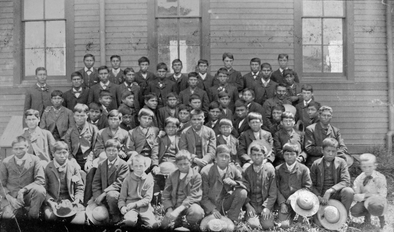 Dakota Indian mission school, ca 1880-1900 av Thomas Lawrence