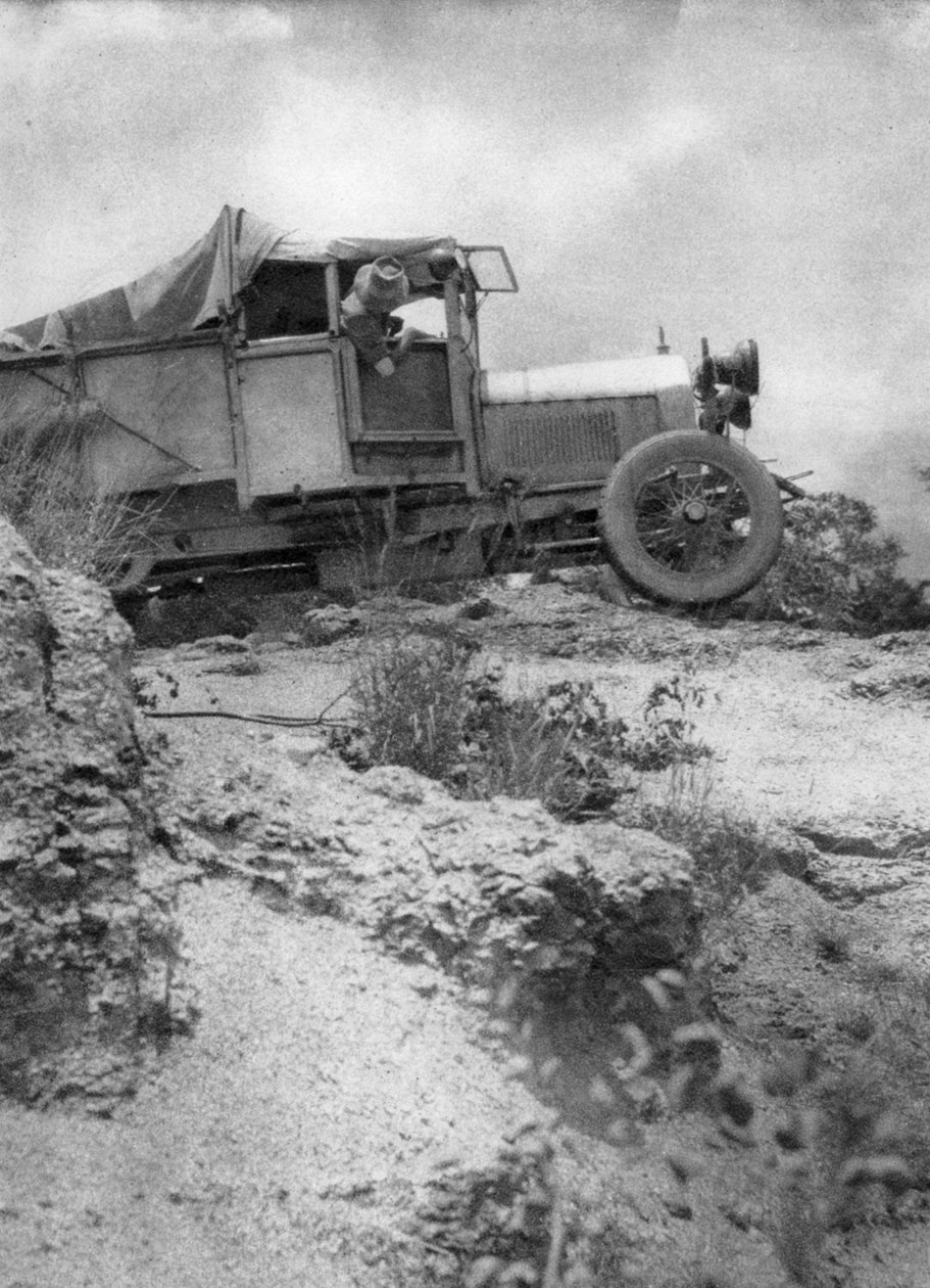 En stenig väg, Abercorn till Tukuyu, Tanganyika, 1925 1927 av Thomas A. Glover