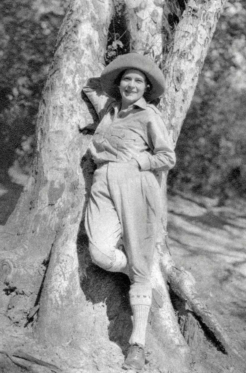 Stella Court Treatt, brittisk äventyrare, författare och filmskapare, Maereres, Tanganyika, 1925 1927. av Thomas A. Glover