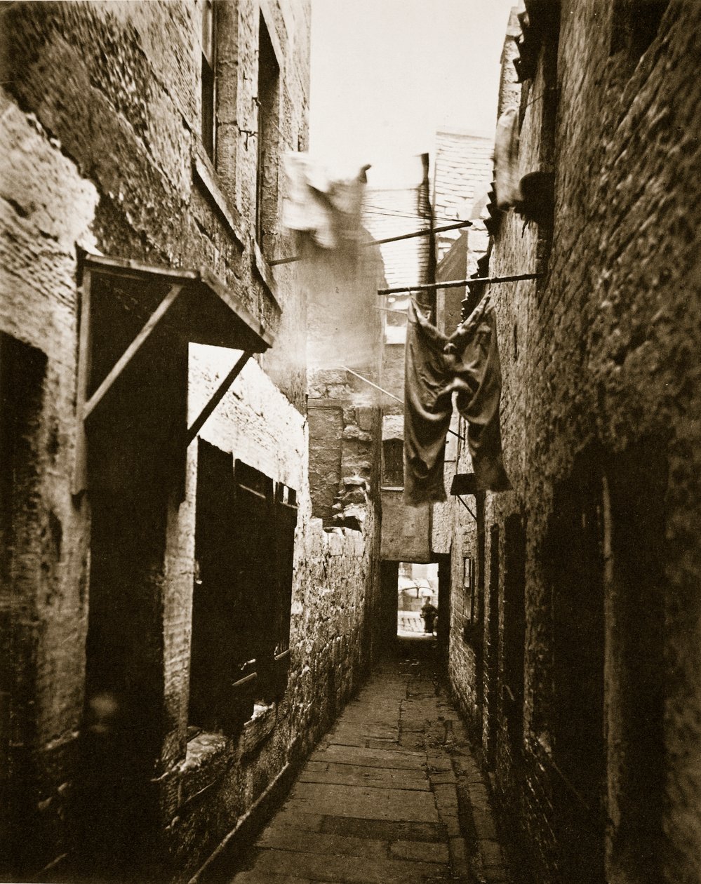Close, 101 High Street, Glasgow, ca 1878 av Thomas Annan