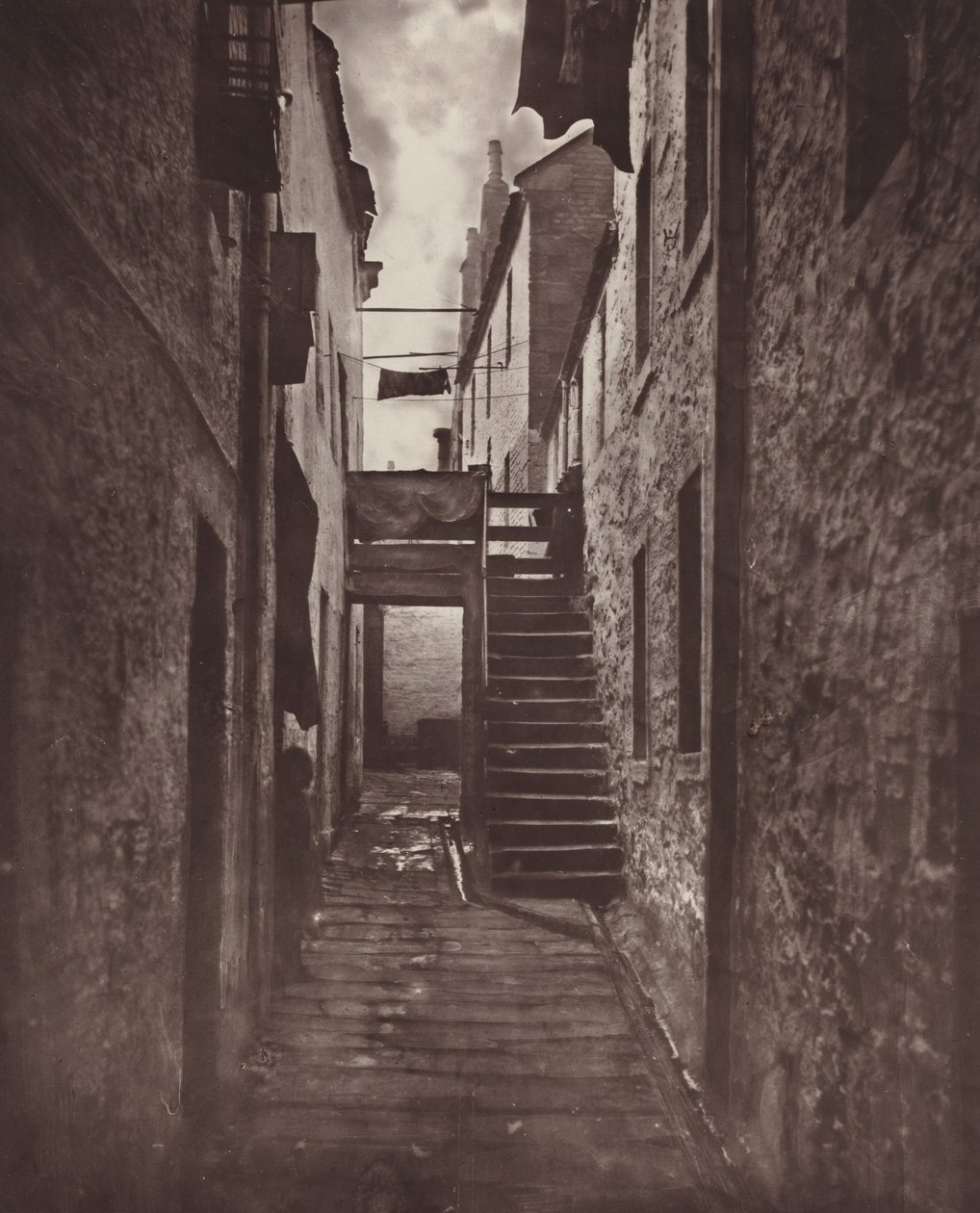 Plåt 32: Close, nr 128 Saltmarket, 1868-1871, tryckt 1877. av Thomas Annan