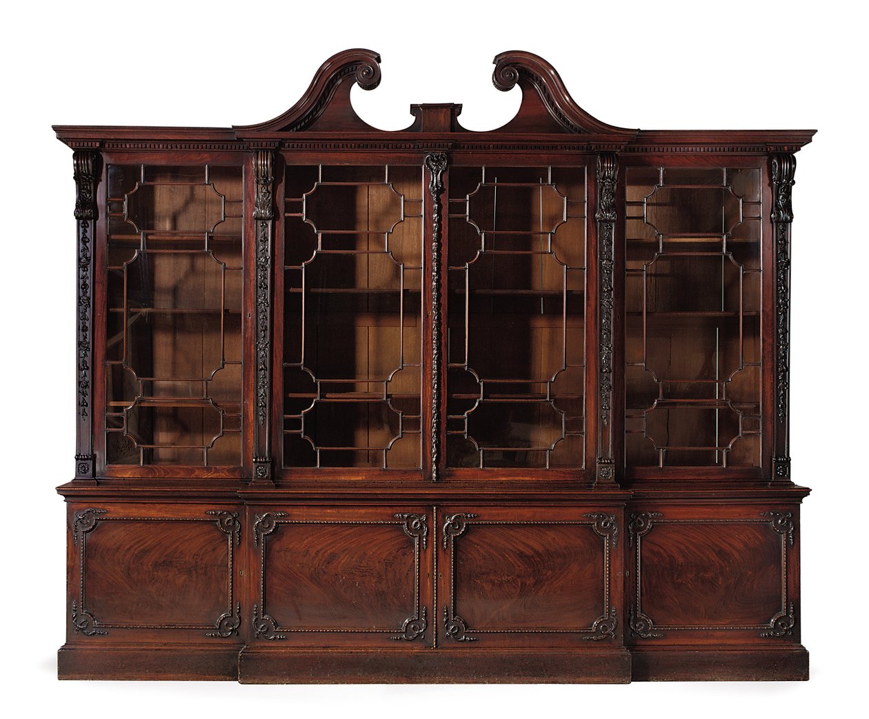 En bokhylla med utgång från George III av Thomas Chippendale
