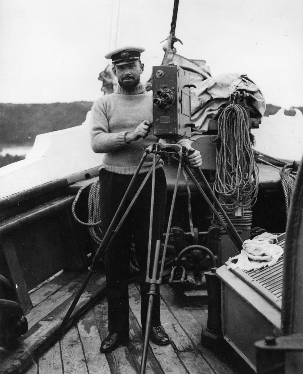 G. H. Wilkins när han återvände från expeditionen i The Quest med Sir Ernest Shackleton, Plymouth, 16 september 1922 av Thomas E. and Horace Grant Grant