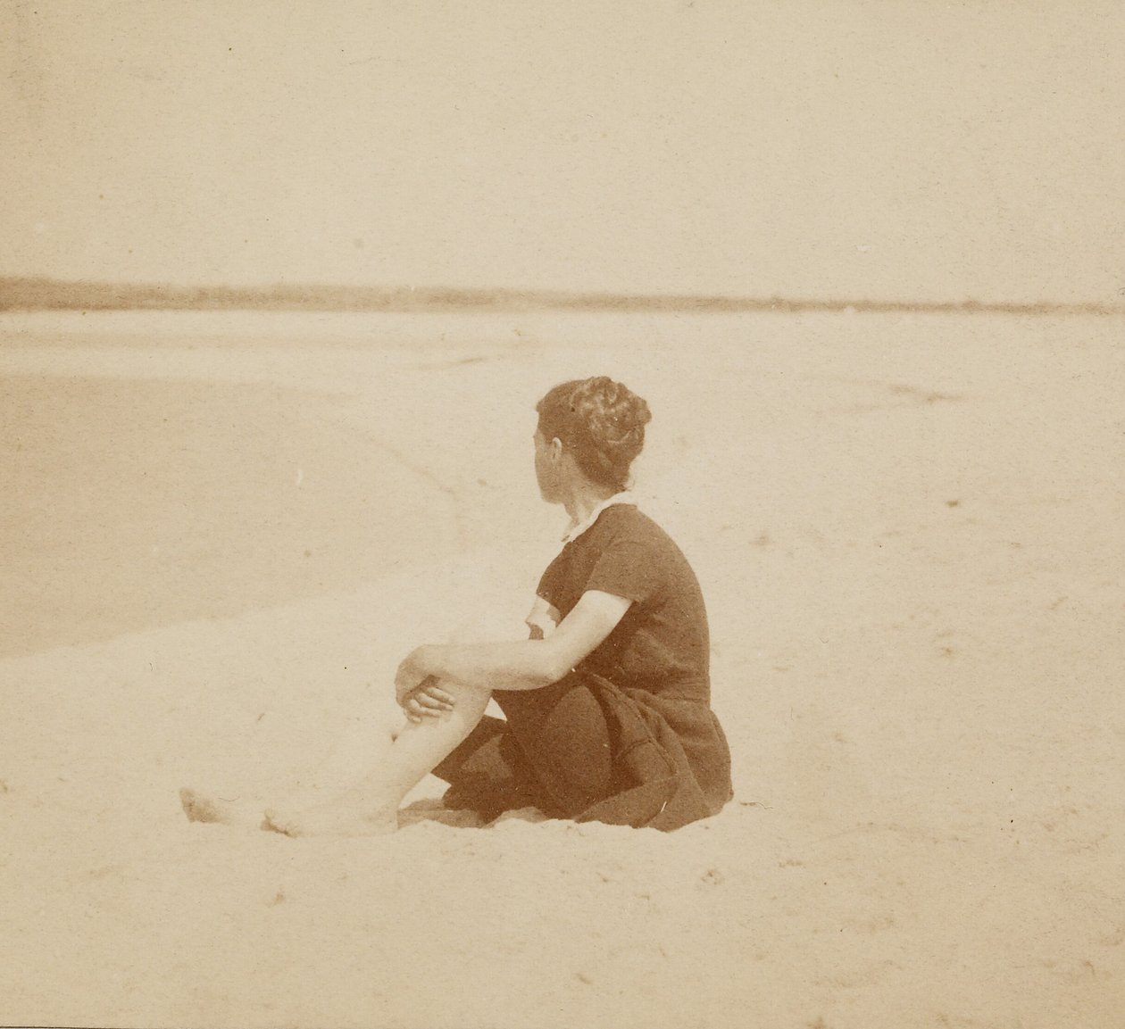 [Mary Macdowell på stranden, Manasquan, New Jersey] av Thomas Eakins