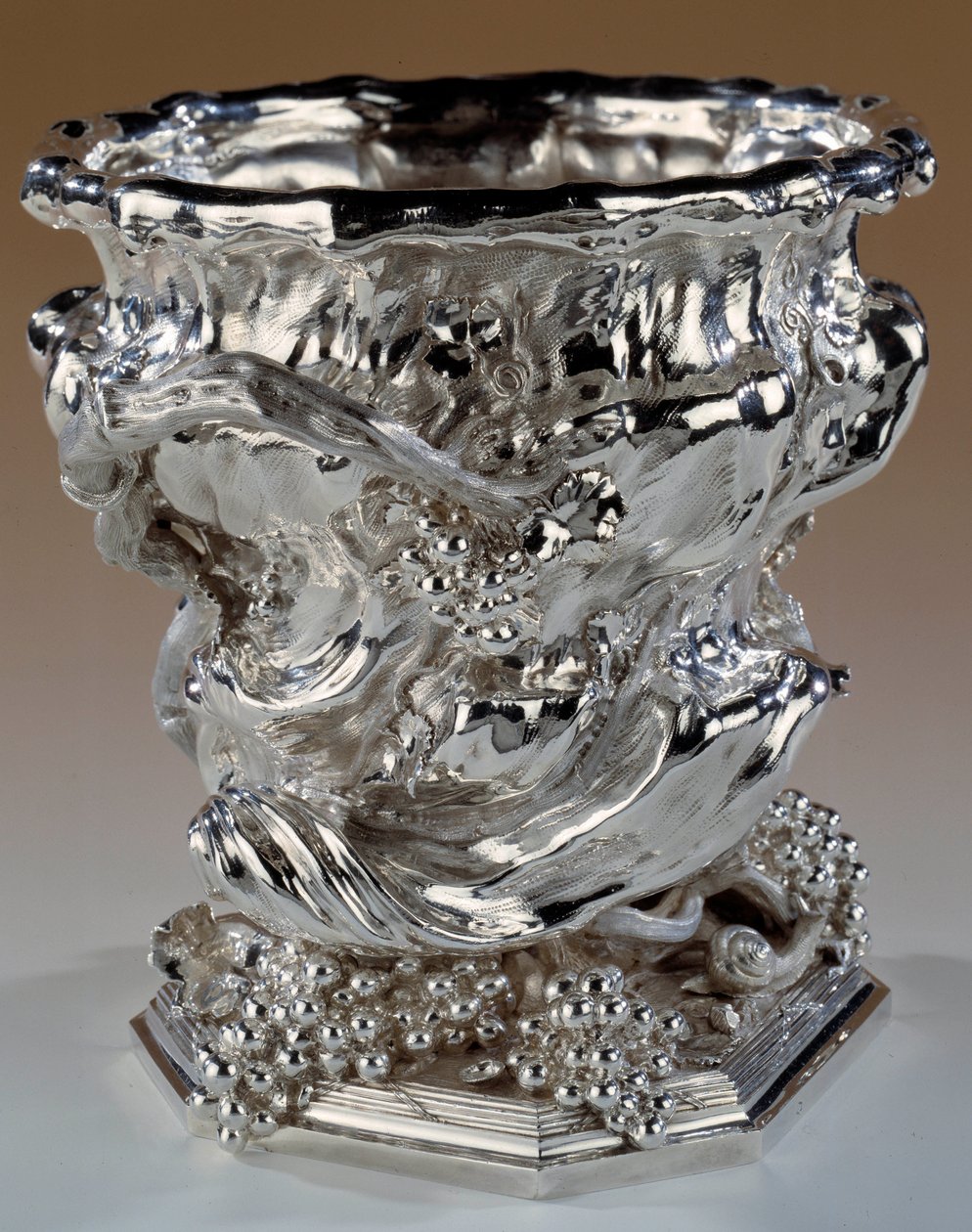 Rocaille-stil silverflaskhink (1727 - 1728) av Thomas Germain (1673-1748) av Thomas Germain