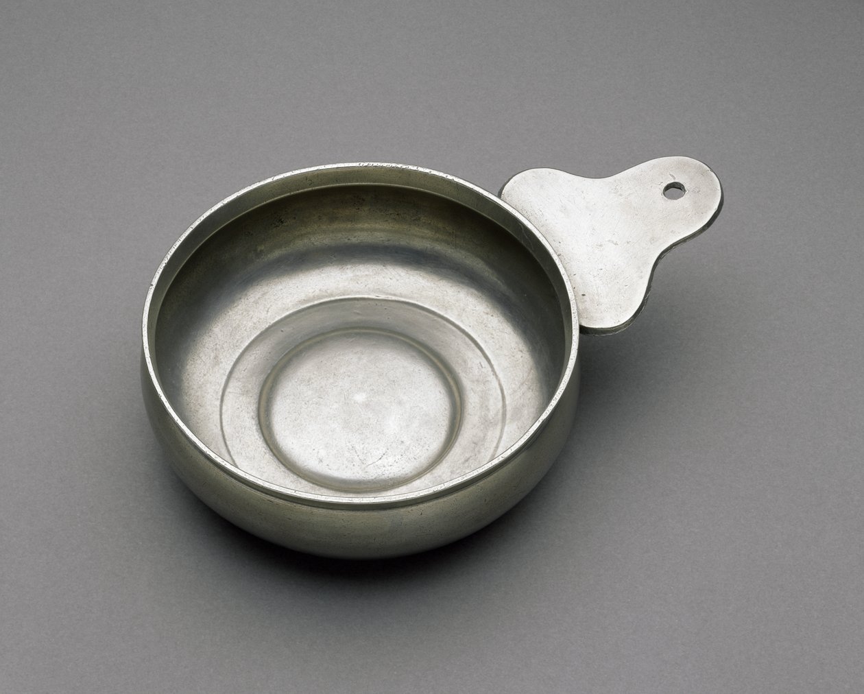 Porringer, c. 1793–1796 eller ca. 1799–1824 (tenn) av Thomas Melville