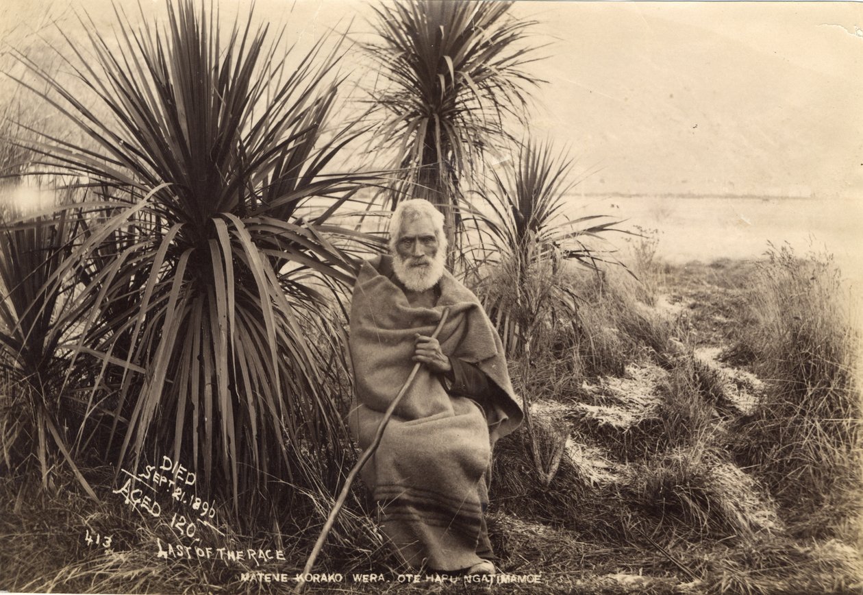 Sist i loppet, Matene Korako Wera. Ote Hapu Ngatimamoe, ca 1895 (albumtryck) av Thomas Muir