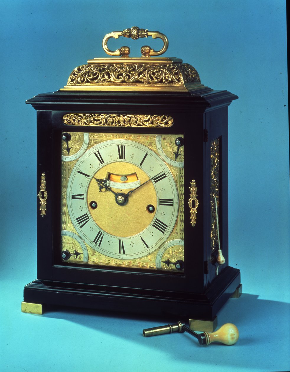 The Sussex Tompion, en Charles II slående åtta dagars bordsklocka med pull quarter repeat, ca 1675-80 av Thomas Tompion
