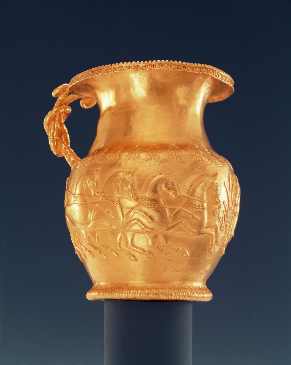 Mugg, ca 380-350 f.Kr. (guld) av Thracian