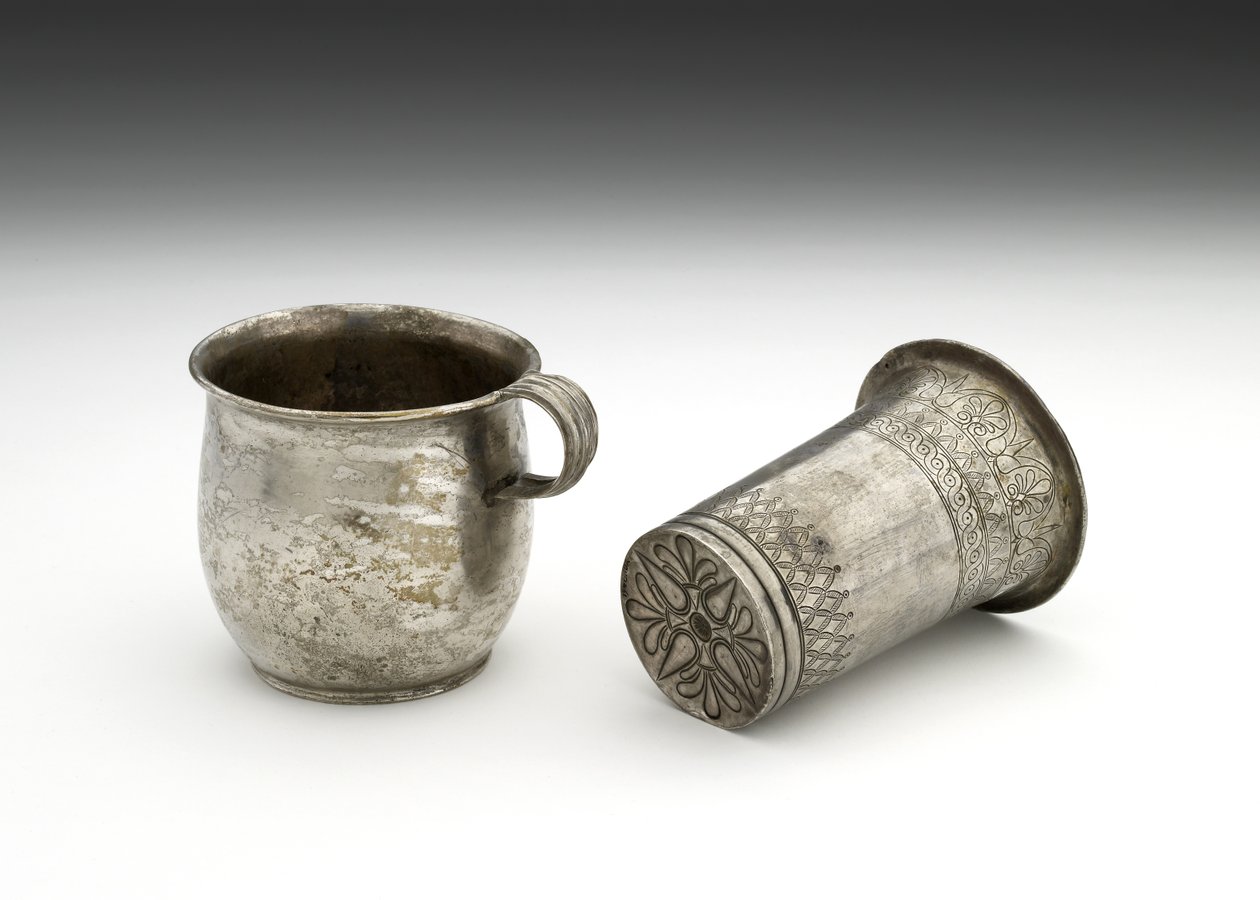 Silverbägare med inskuren dekor och bägare, 500-talet f.Kr. (silver) av Thracian