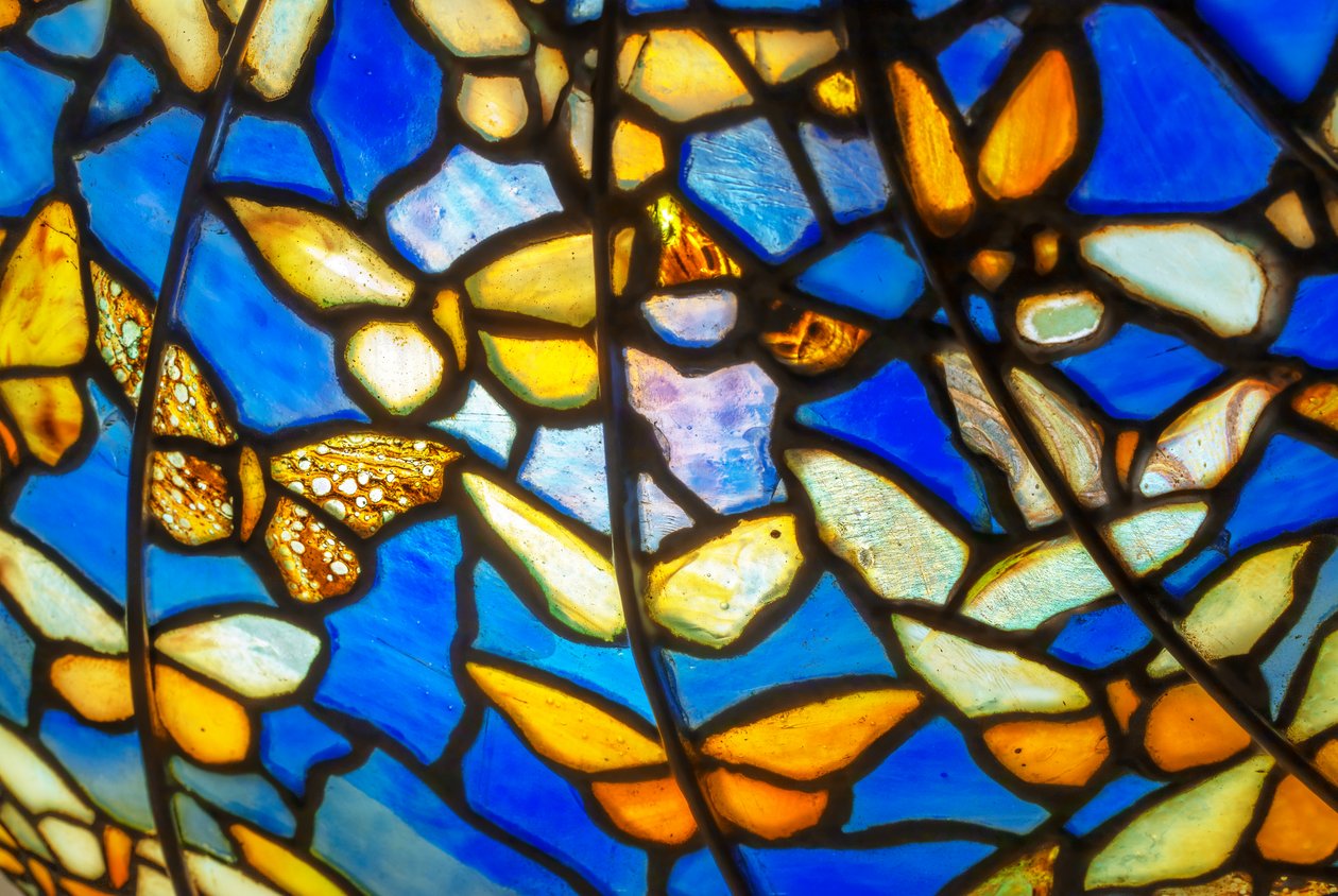 Bordslampa "Butterfly" med bas "Pepper", ca 1900 (glas  brons) av Tiffany & Company