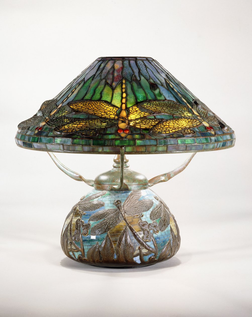 En Tiffany Studios trollslända bordslampa av Tiffany and Company