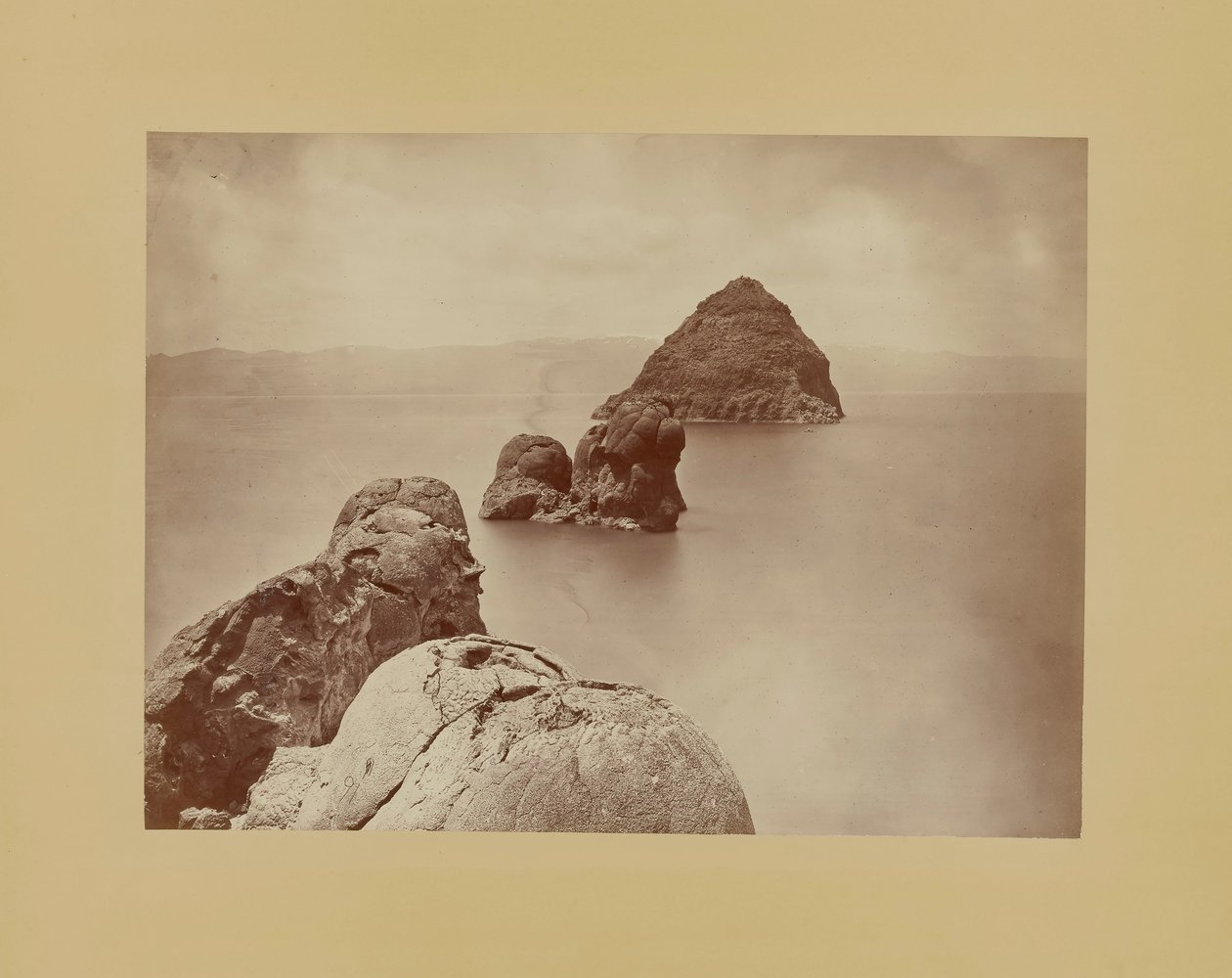 Tuffkupoler, Pyramid Lake, Nevada av Timothy H. O