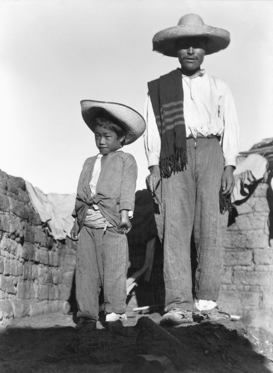 Campesino and Son, delstaten Veracruz, Mexiko, 1927 av Tina Modotti