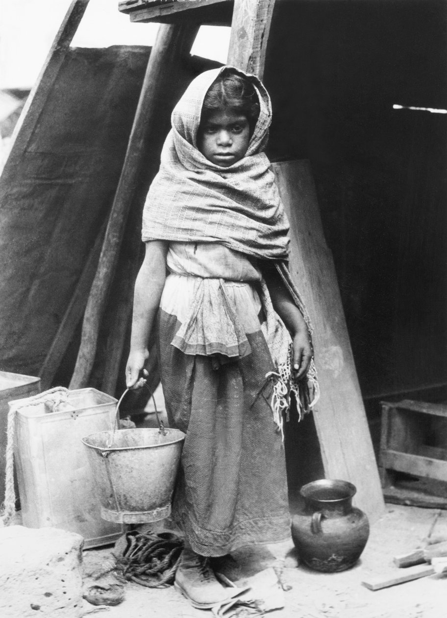 Flicka som bär vatten, Mexiko, 1927 av Tina Modotti