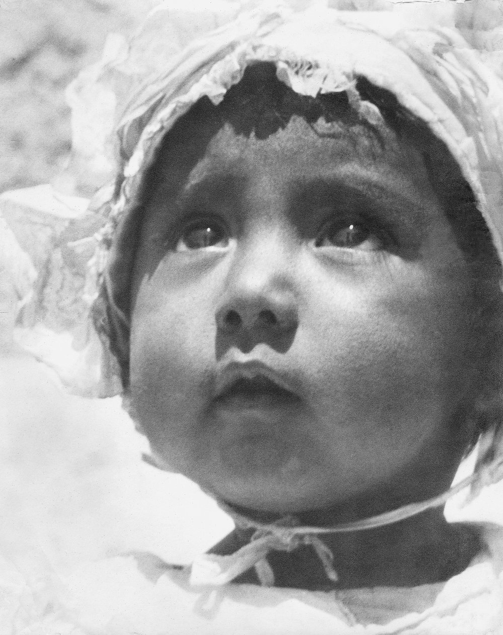Lupe Rivera Marin, första dotter till Diego Rivera och Lupe Marin, Mexico City, 1924 av Tina Modotti
