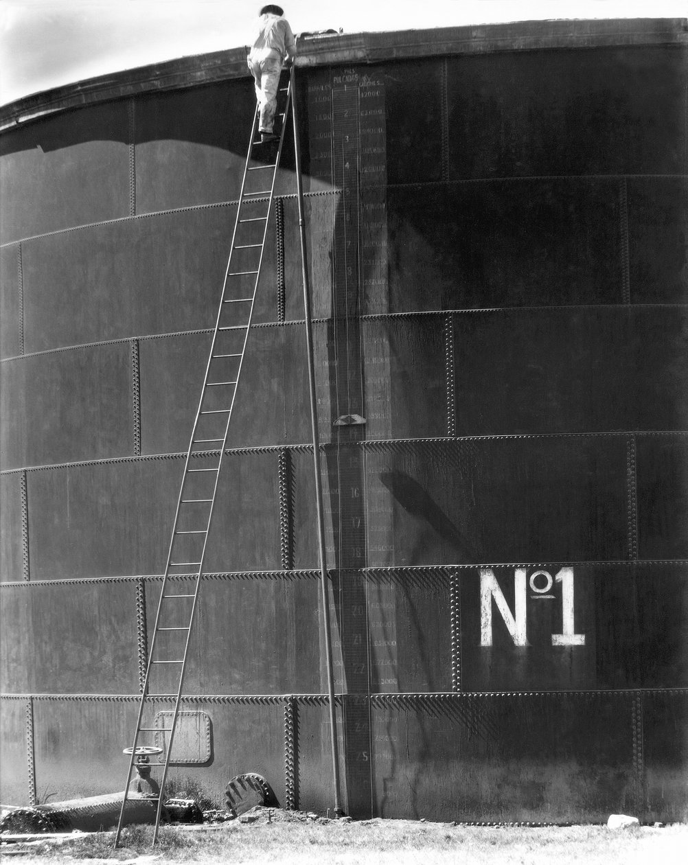 Tank nr 1, Mexiko, 1927 av Tina Modotti