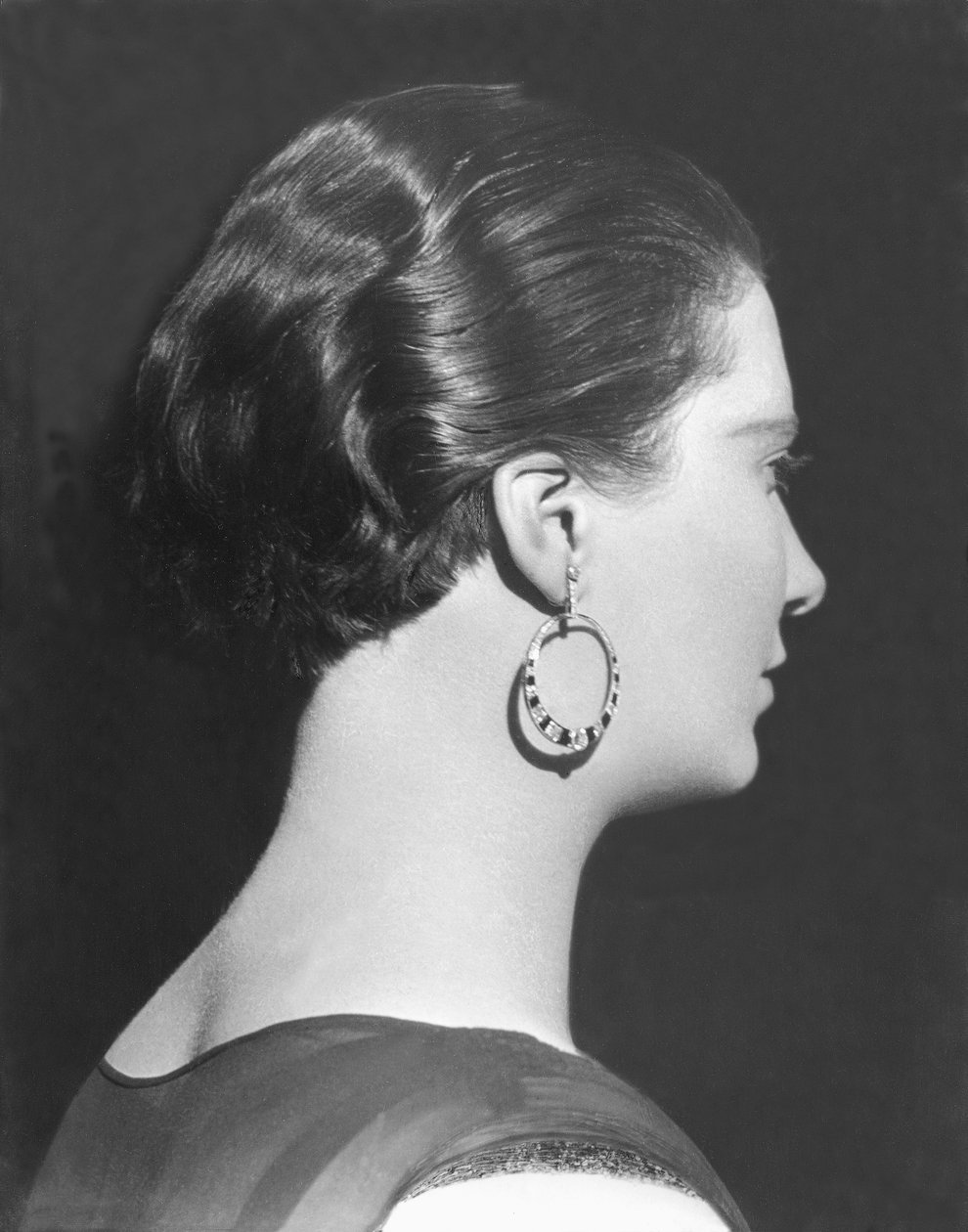 Kvinna med örhänge, Mexico City, ca 1928 av Tina Modotti
