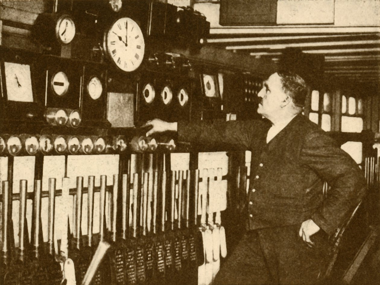 Inspelning av daglig tidssignal på Liverpool Street Station, London och North Eastern Railway, 1930. av Topical Press Agency