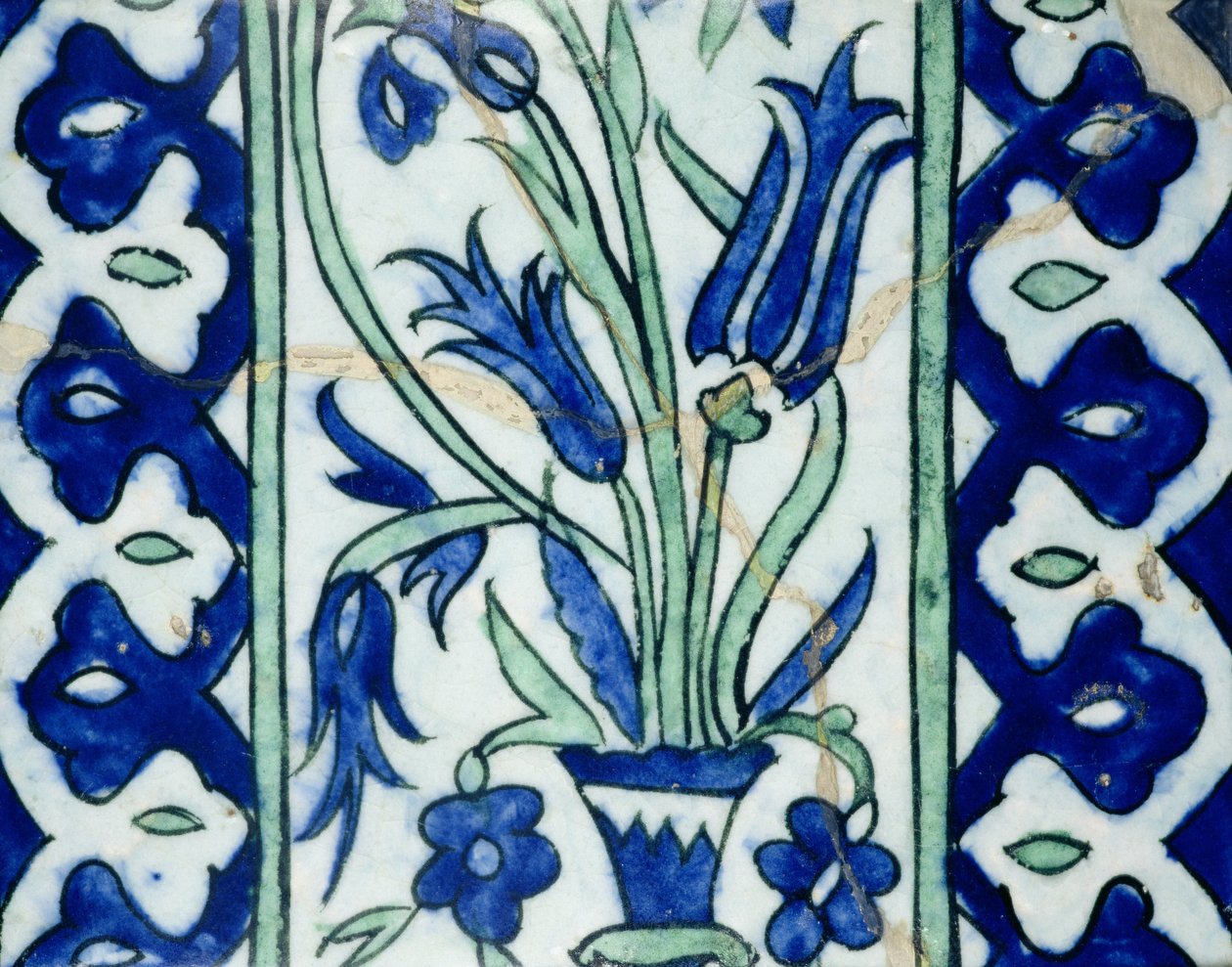 Isnik kakel med en vas med blommor och bårder (lergods med färgad underglasyr) av Turkish School