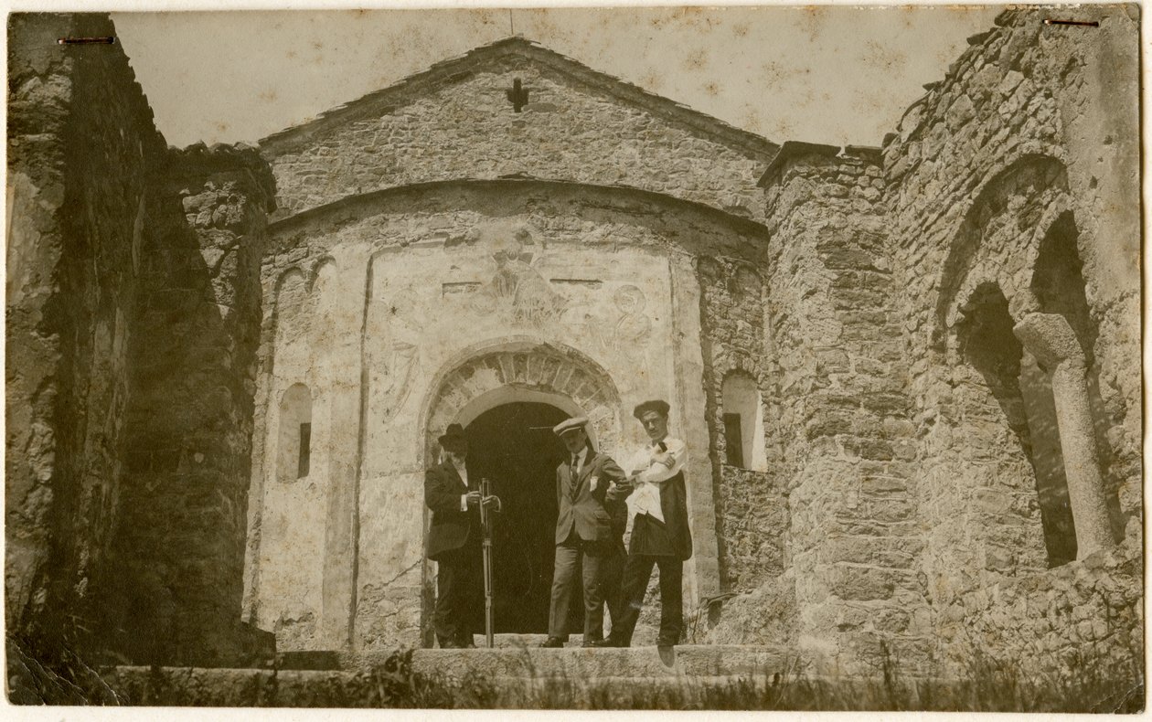 Klostret San Pietro al Monte, Civate, Lombardiet, Italien, fotografi av Ugo Monneret de Villard, cirka 1910 av Ugo Monneret de Villard