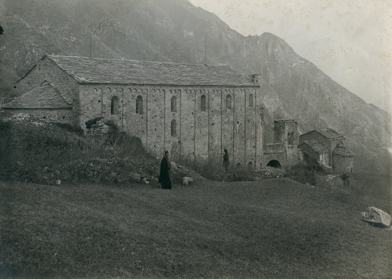 Klostret San Pietro al Monte, Civate, Lombardiet, Italien, fotografi av Ugo Monneret de Villard, cirka 1910 av Ugo Monneret de Villard