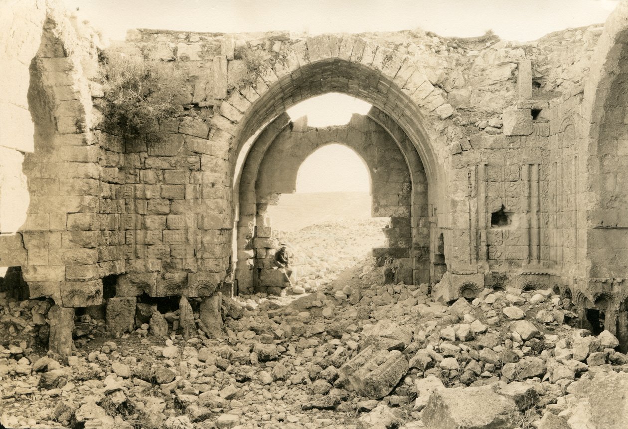 Interiör i bysantinsk basilika, Amman, Jordanien, fotografi av Ugo Monneret de Villard, cirka 1920 av Ugo Monneret de Villard