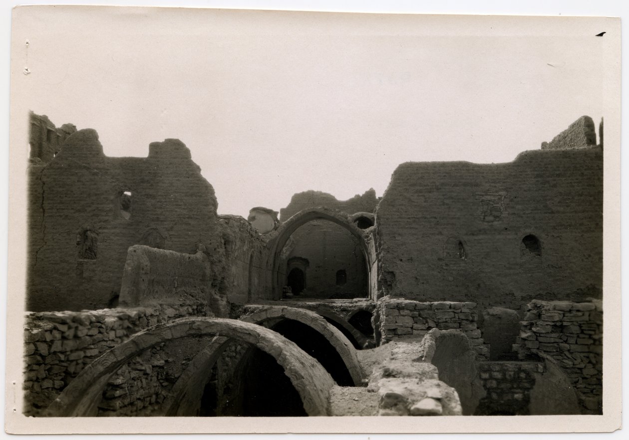 Stort torn (qasr) i klostret St Simeon, Aswan, Egypten, fotografi av Ugo Monneret de Villard av Ugo Monneret de Villard