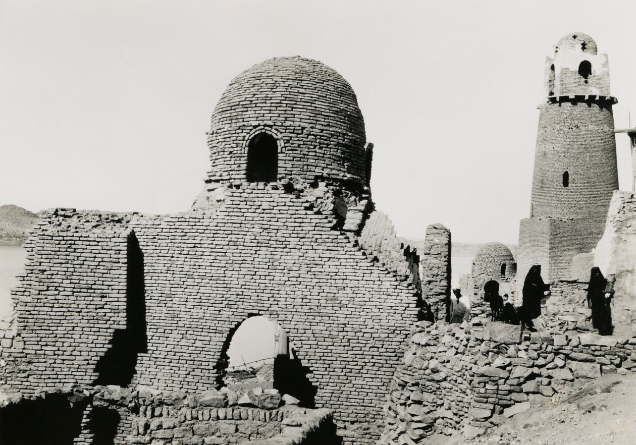 Minaret av al-Mashhad al-Bahari och ruiner av moské, nära Aswan, Egypten, fotografi av Ugo Monneret de Villard av Ugo Monneret de Villard