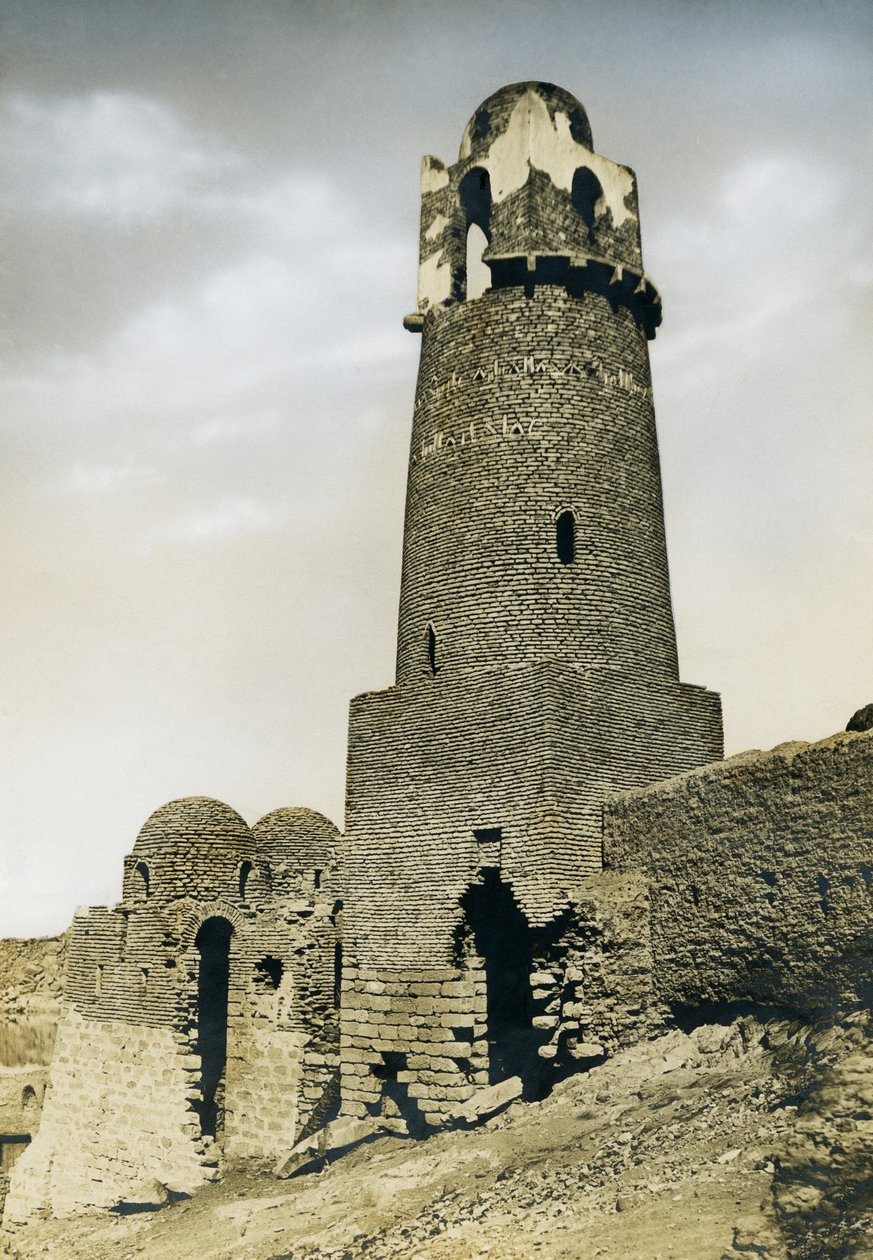 Minareten i al-Mashhad al-Bahari, nära Aswan, Egypten, fotografi av Ugo Monneret de Villard av Ugo Monneret de Villard