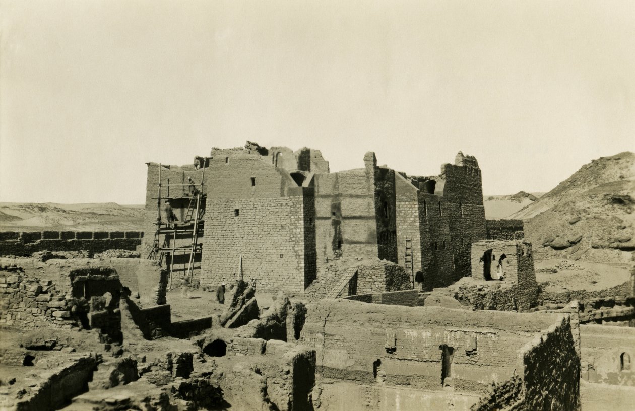 S:t Simeons kloster under restaurering, Aswan, Egypten, fotografi av Ugo Monneret de Villard av Ugo Monneret de Villard