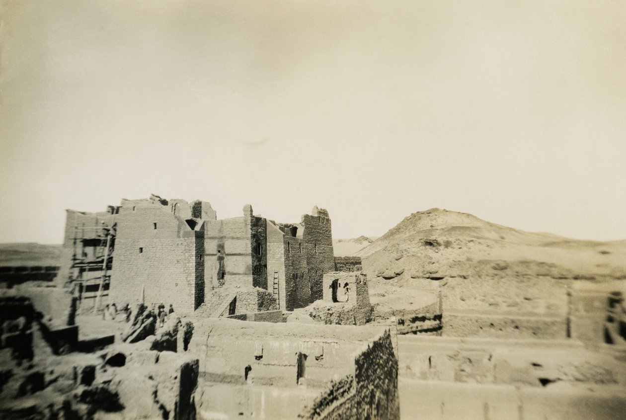 S:t Simeons kloster under restaurering, Aswan, Egypten, fotografi av Ugo Monneret de Villard av Ugo Monneret de Villard
