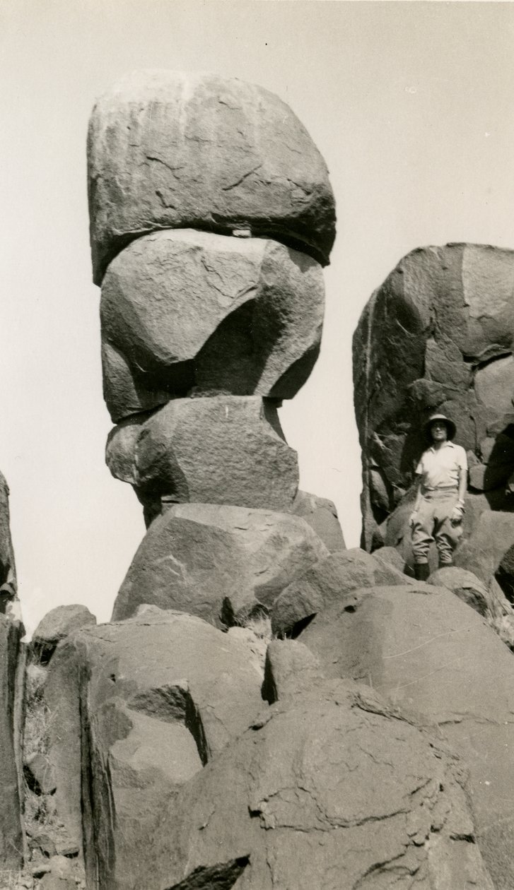 Klippor i Goz Regeb, Sudan, fotografi av Ugo Monneret de Villard, ca 1925 av Ugo Monneret de Villard