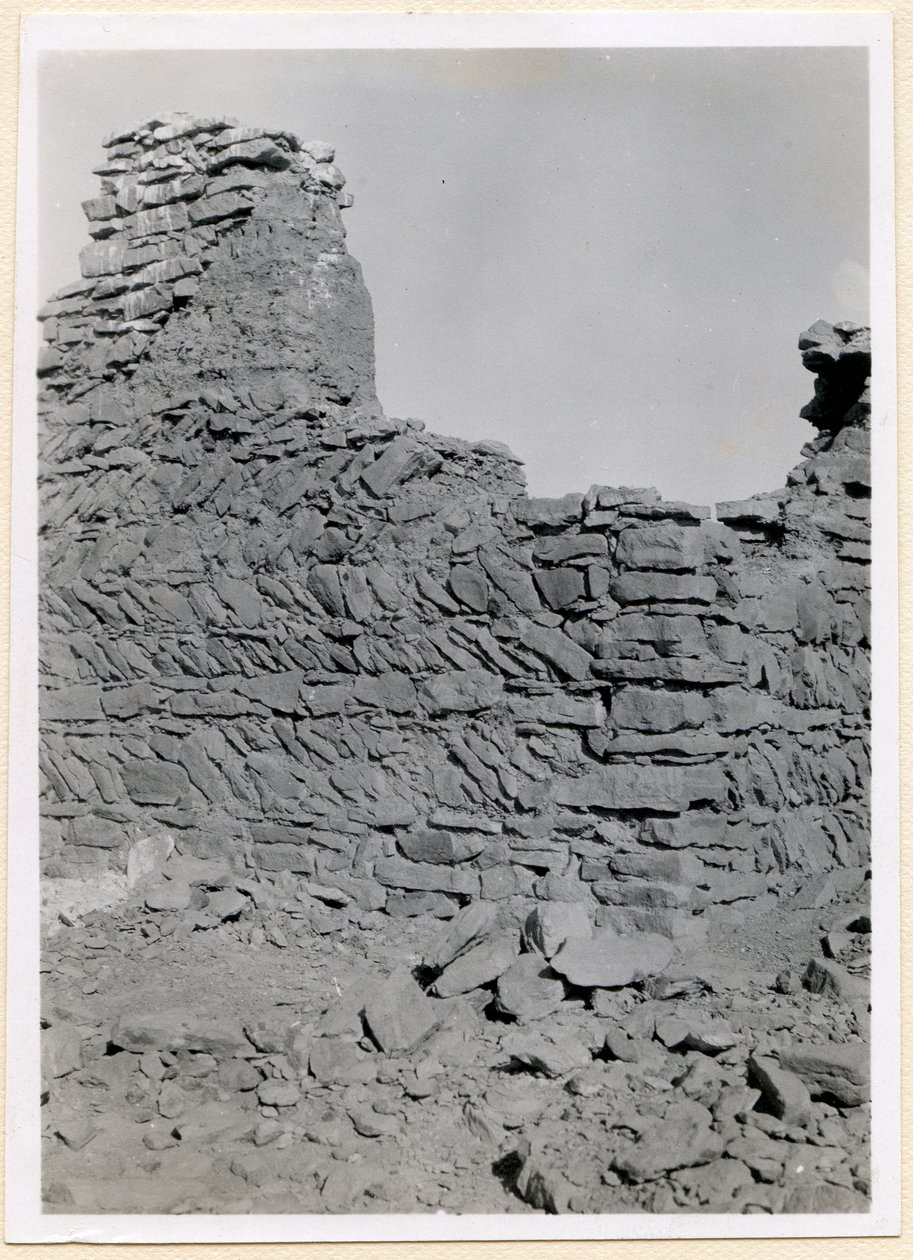 Ruinerna av den södra kyrkan, detalj av murverk, Sabagura, Egypten, fotografi av Ugo Monneret de Villard av Ugo Monneret de Villard