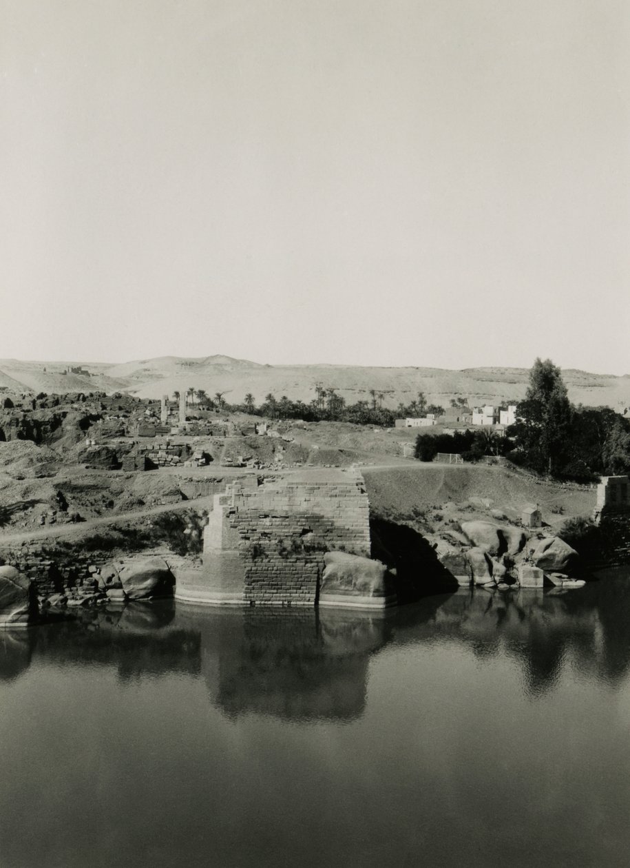 Tempelruiner på ön Elephantine, med Kleopatras bad i förgrunden, Aswan, Egypten, foto av Ugo Monneret de Villard av Ugo Monneret de Villard