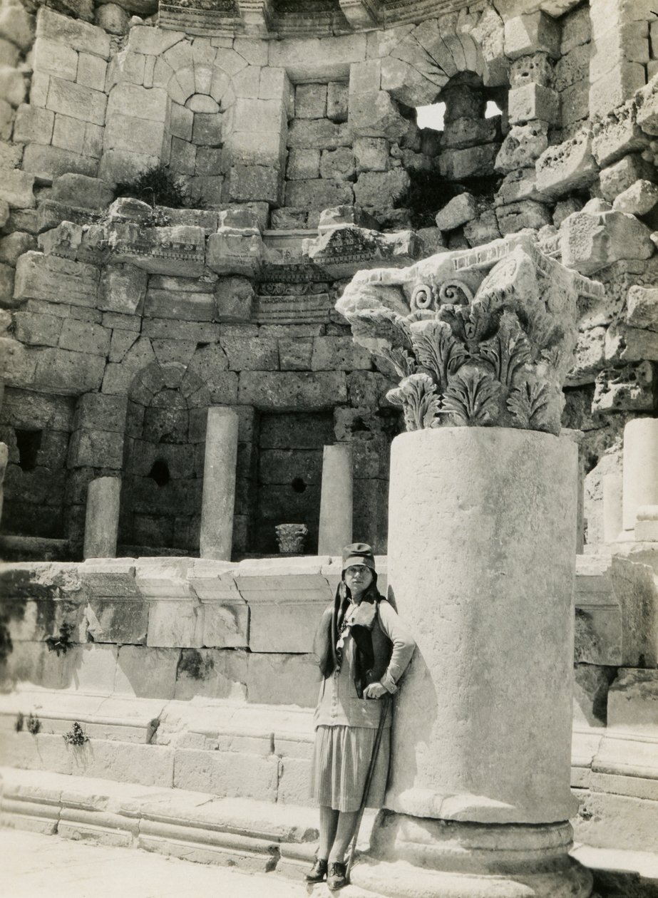 Nymphaeum, den grekisk-romerska staden Gerasa (idag Jerash), fotografi av Ugo Monneret de Villard, ca 1930 av Ugo Monneret de Villard