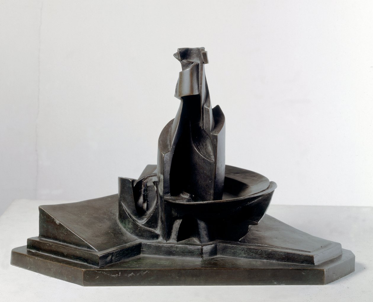 Utveckling av en flaska i rymden (Utveckling av en flaska i rymden) Bronsskulptur av Umberto Boccioni (1882-1916) 1912 Mått: 38,1 cm Milano, Museo del Novecento av Umberto Boccioni