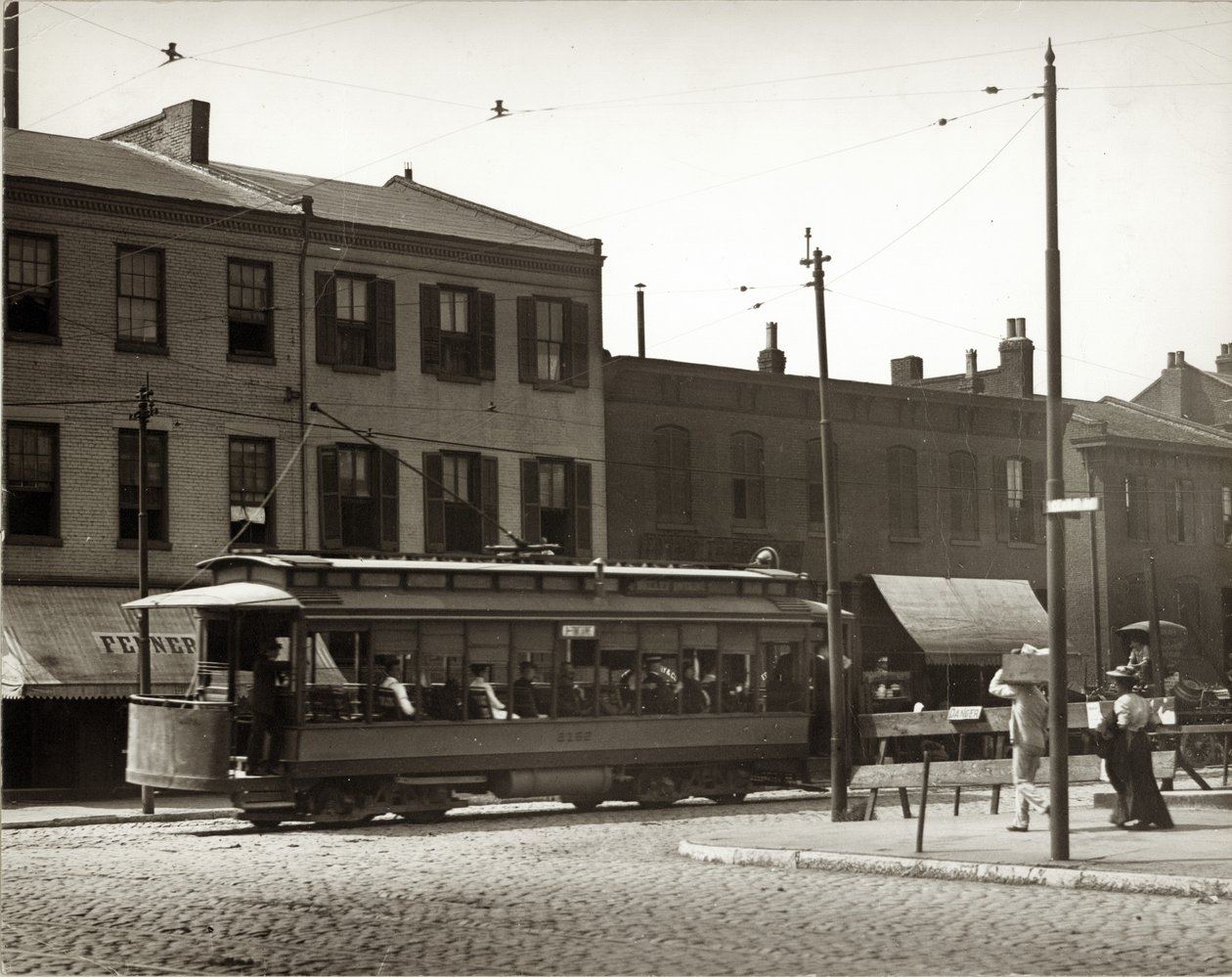 Streetcar på södra tionde och marknadsgator av Unbekannt Unbekannt