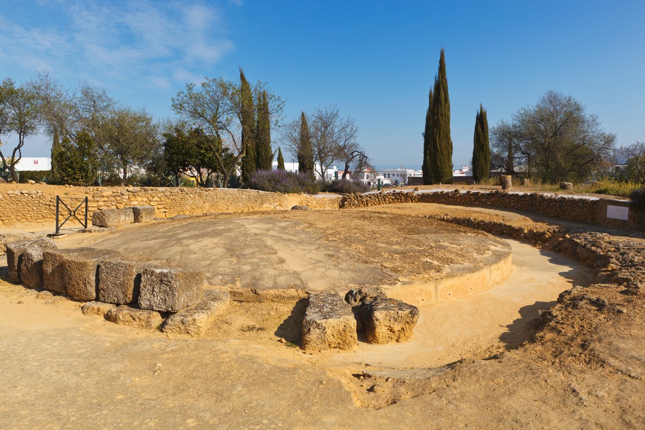 Cirkulärt mausoleum i den romerska nekropolen i det arkeologiska komplexet, Carmona, Sevillaprovinsen, Spanien. av Unbekannt Unbekannt