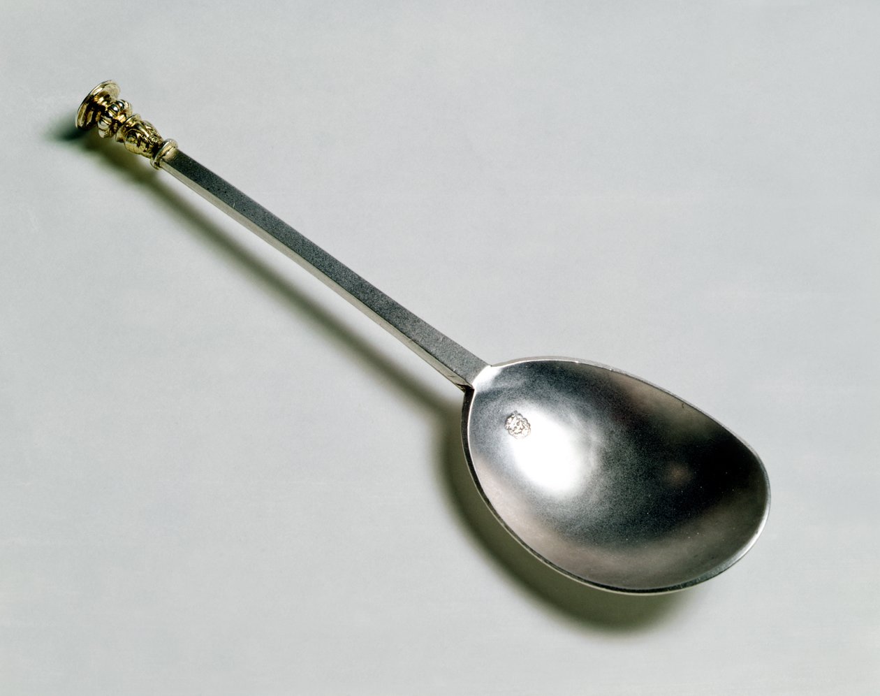 Apostelsked i silver med topp av guldförsegling, 1668 av Unbekannt Unbekannt