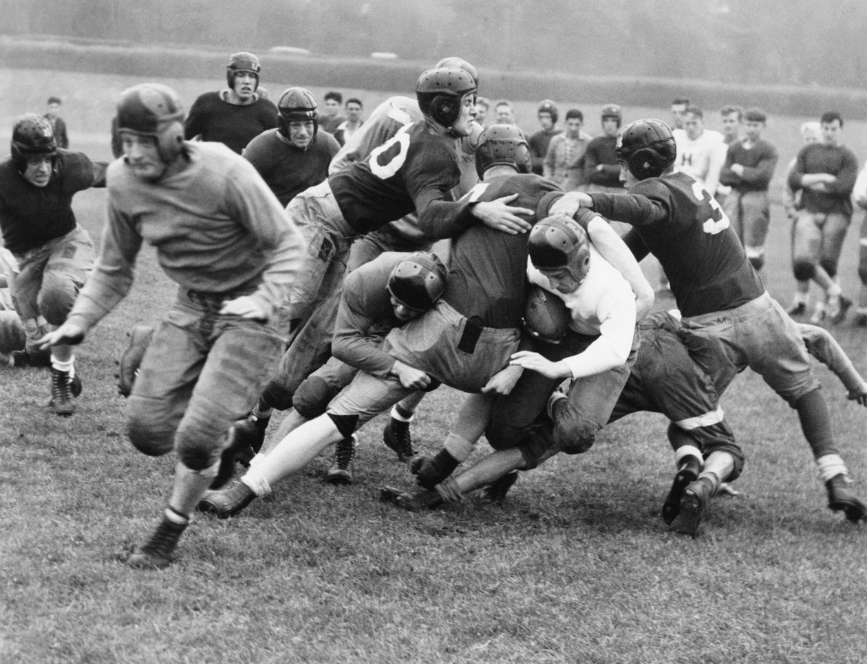 Tacklad i fotbollslinjen, San Francisco, Kalifornien, 30 augusti 1937 av Unbekannt Unbekannt