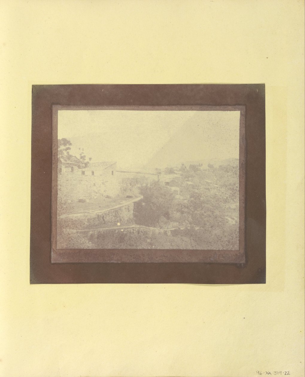Okänd tillverkare, brittiskt, aktivt Indien ca 1843 - (Vy över en Hillside Building och Valley Beneath, Indien) av Unbekannt Unbekannt