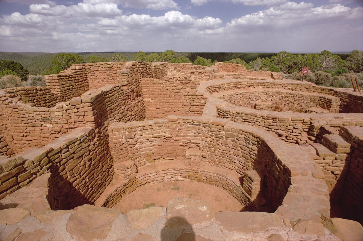 Utsikt över Pueblo Indian Kivas, byggd 1000-1300-talet (se även 229299) av Unbekannt Unbekannt