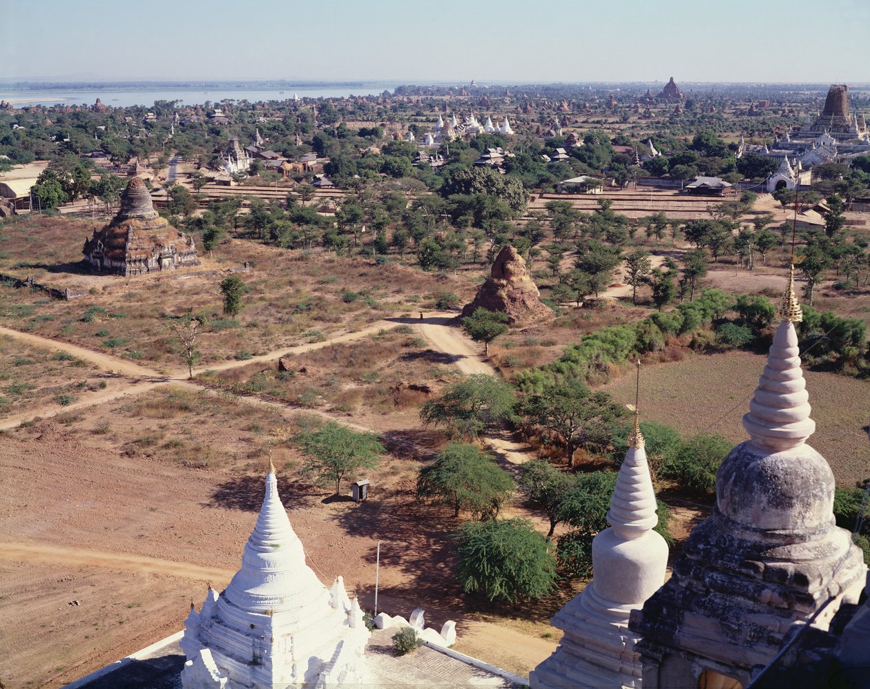 Vy över tempel i Bagan, Burma av Unbekannt Unbekannt